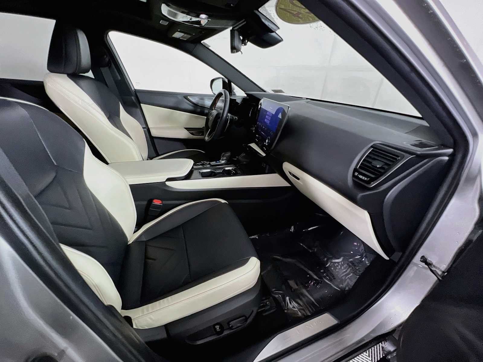 Used 2024 Atomic Silver Lexus Luxury image 29