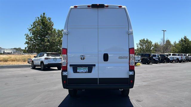 New 2026 Bright White Clearcoat RAM Tradesman image 4