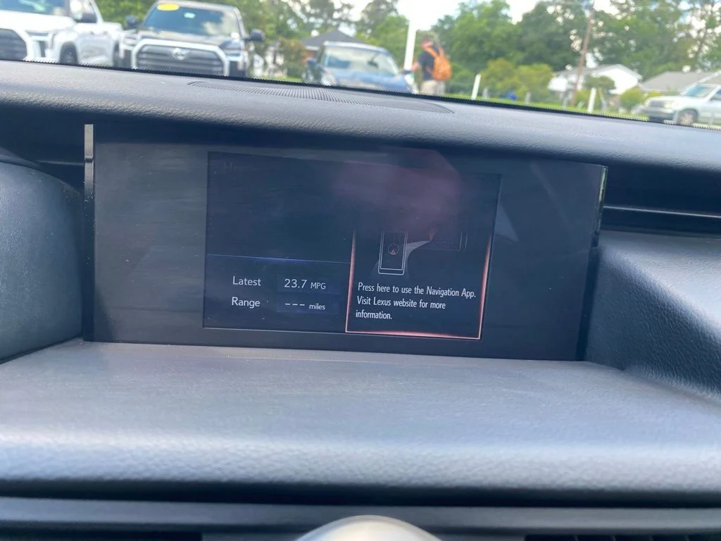 Used 2020 White Lexus 350 image 21