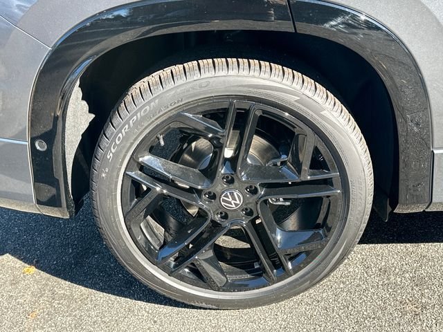 New 2026 Gray Volkswagen 2.0T SE R-Line Black image 17