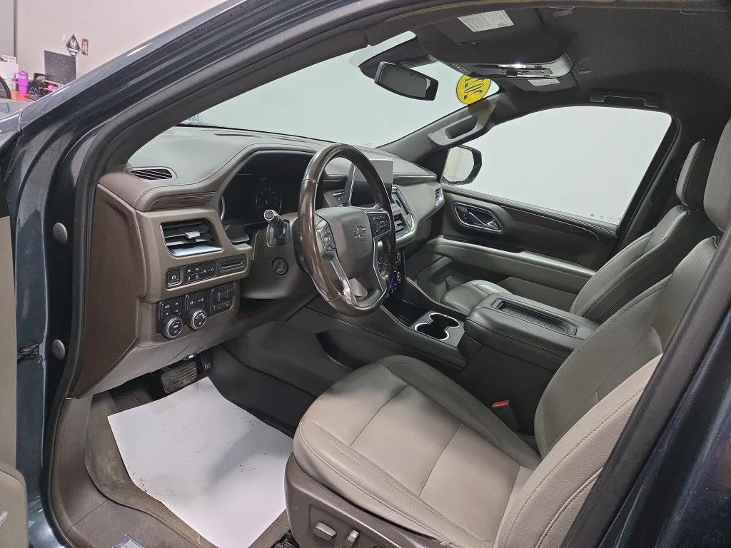 Used 2021 Gray Chevrolet Z71 image 33