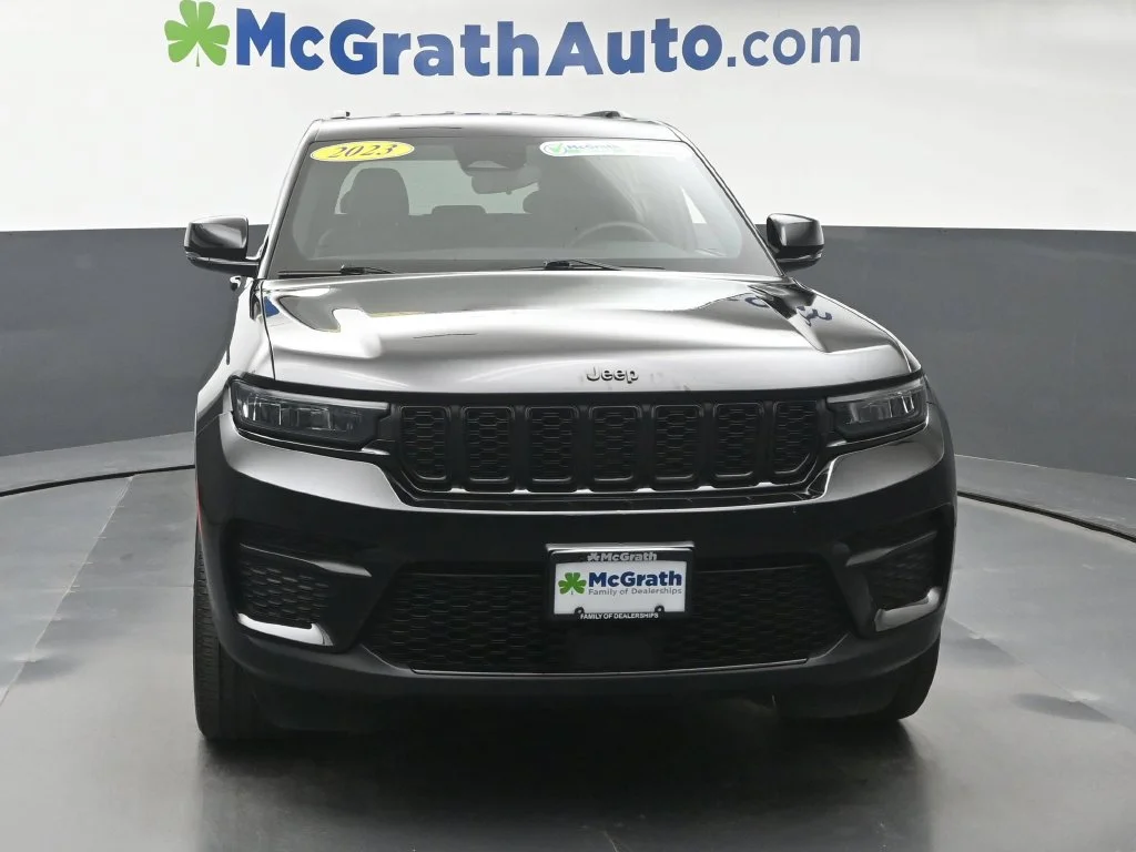 Used 2023 Black Jeep Altitude X image 5
