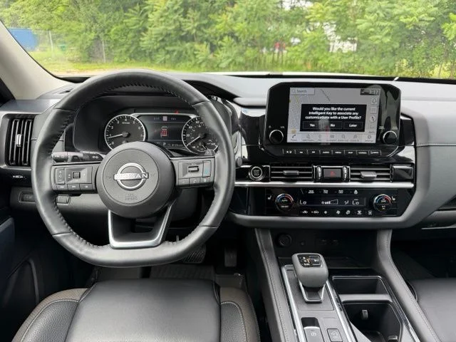 Certified Used 2024 Pearl White Nissan SL image 21