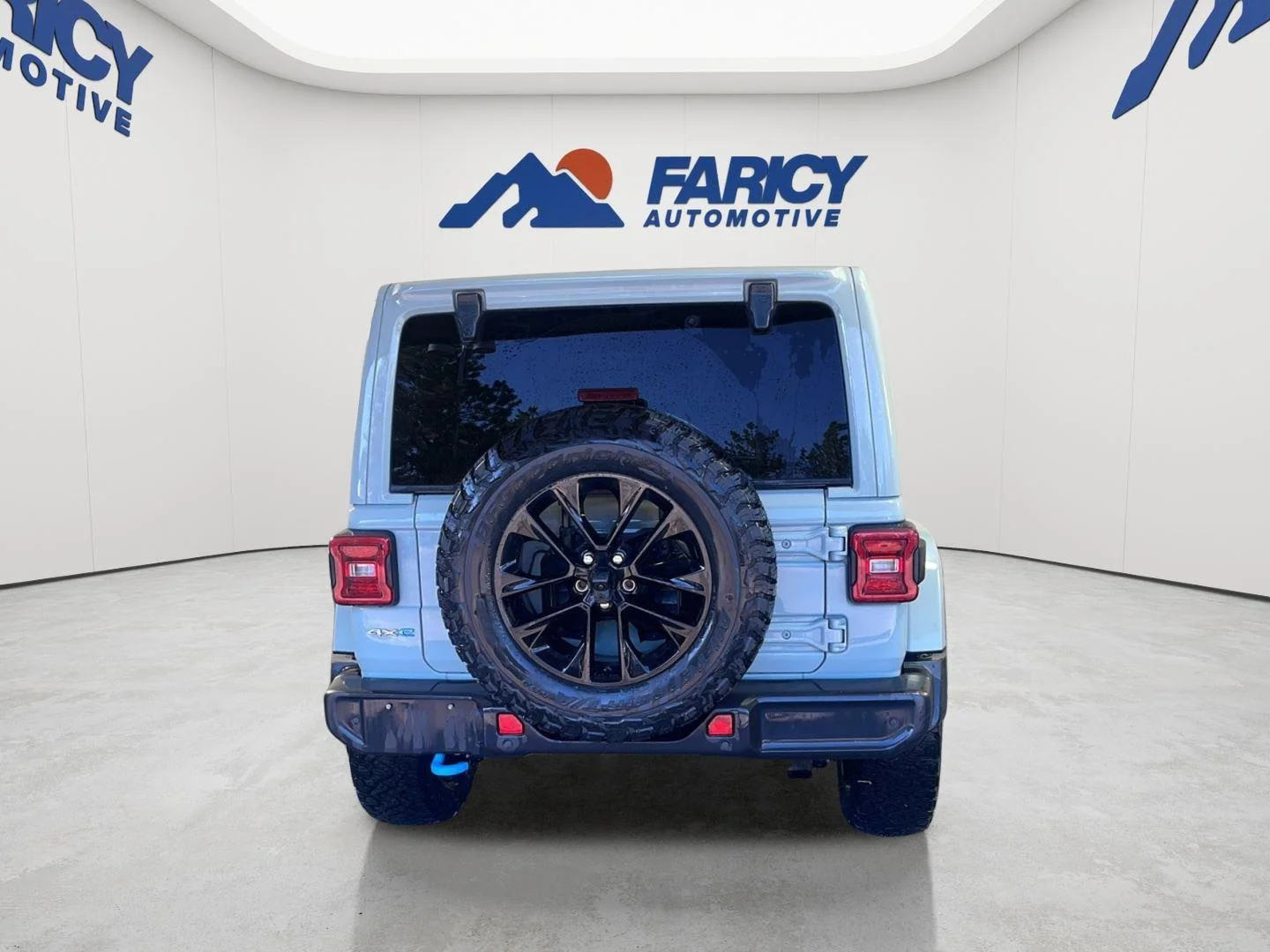 Used 2024 Earl Clearcoat Jeep Sahara image 8