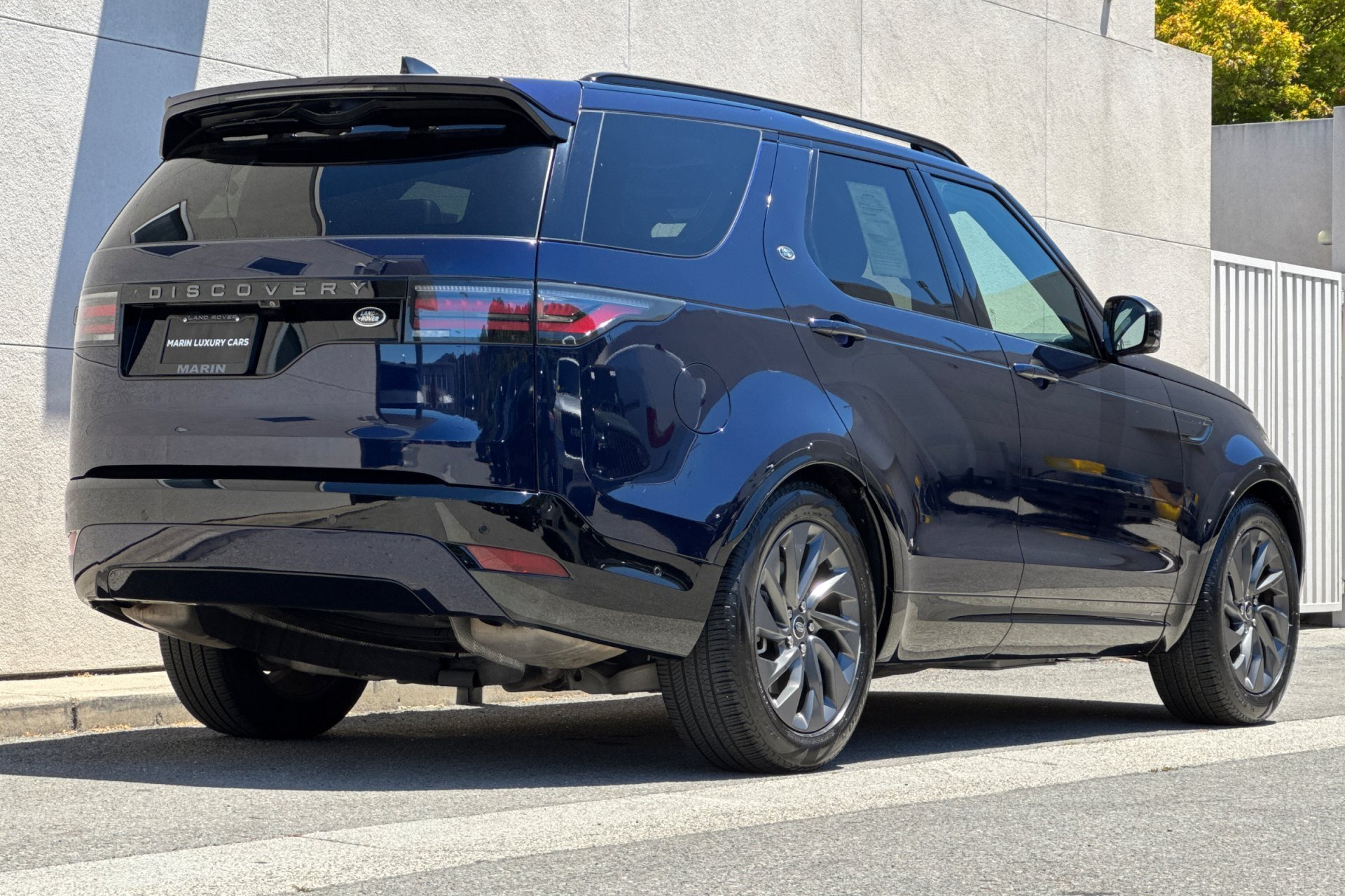Used 2021 Portofino Blue Metallic Land Rover R-Dynamic S image 2