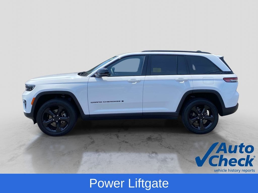 Used 2023 White Jeep Altitude X image 3