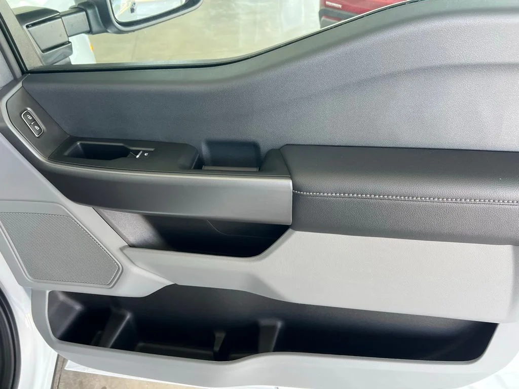 New 2026 Oxford White Ford F-250® XL image 21