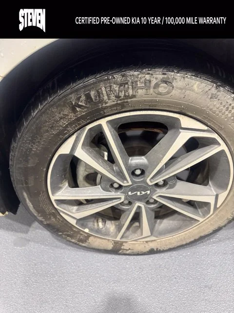 Used 2024 White Kia LXS image 12