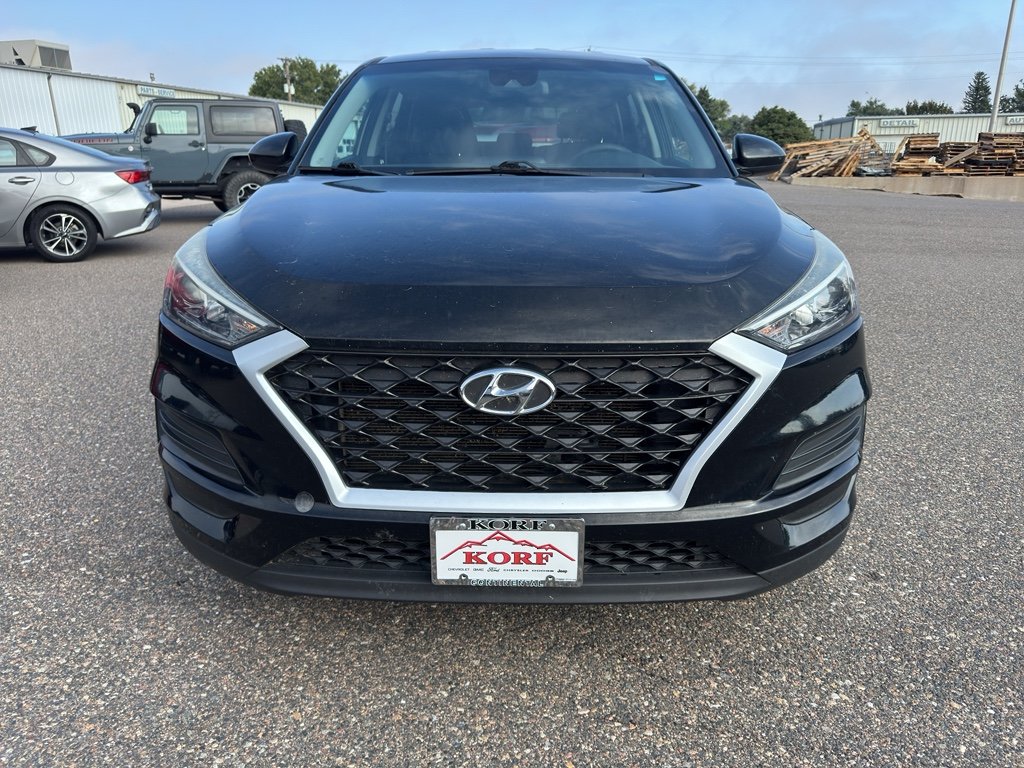 Used 2019 Black Noir Pearl Hyundai SE image 3