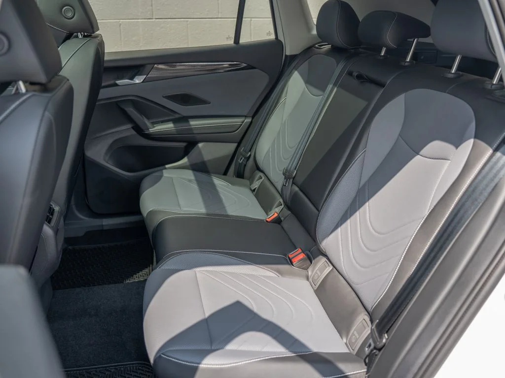 New 2026 White Volkswagen 2.0T SE image 9