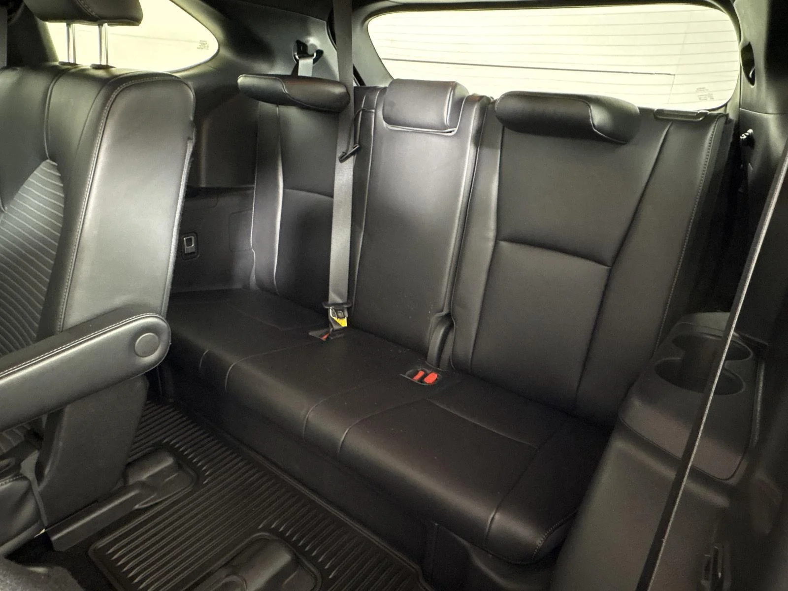 Used 2022 Wind Chill Pearl Toyota XSE image 16