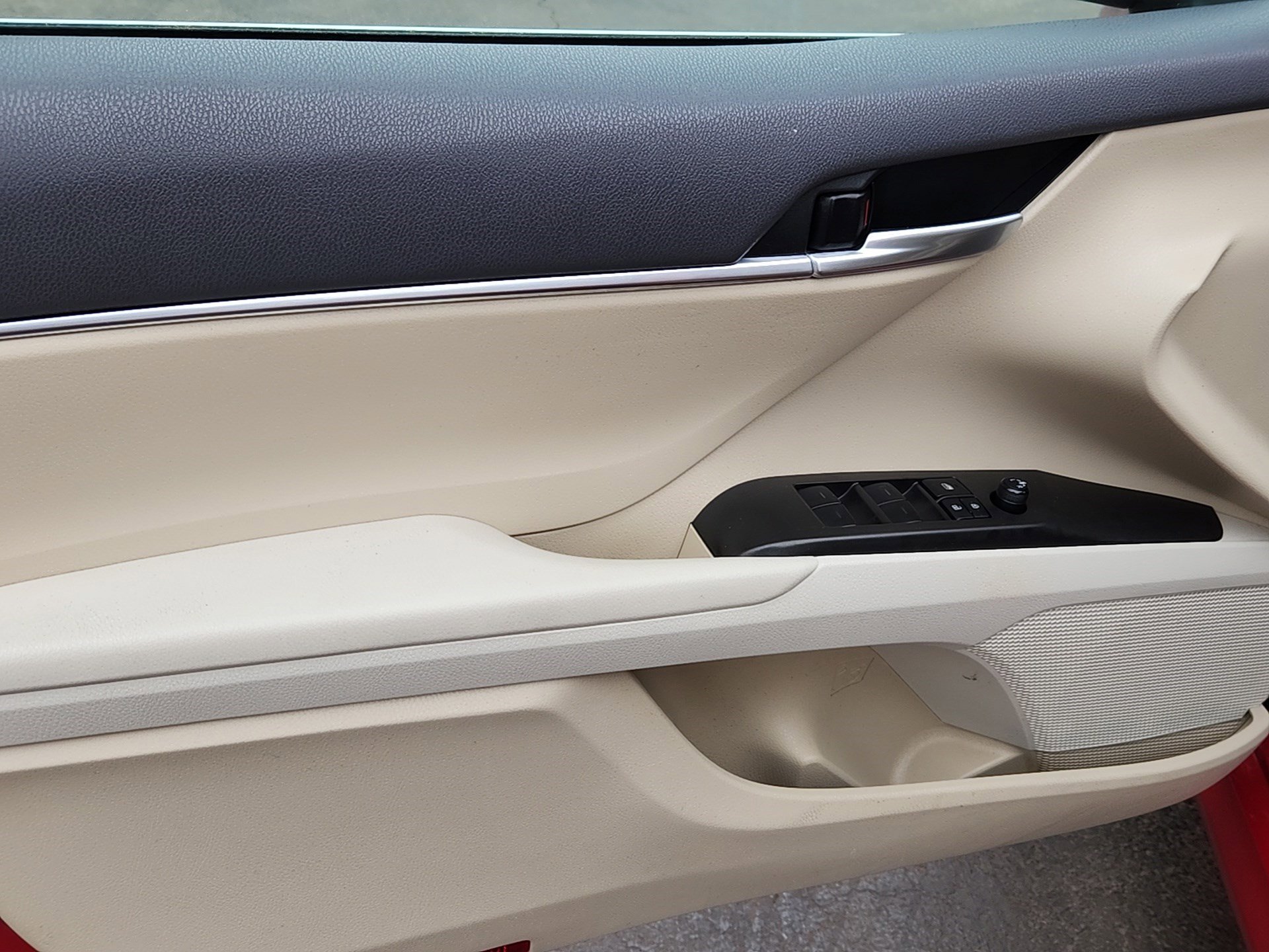 2023 Toyota Camry LE - Photo 10