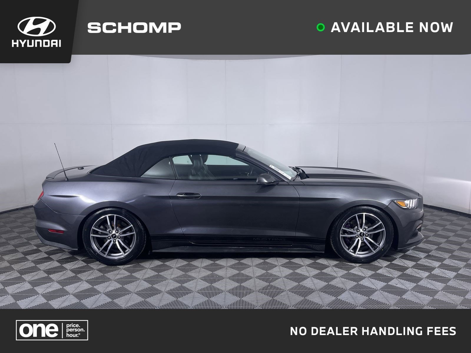 2016 Ford Mustang EcoBoost Convertible Premium's photo