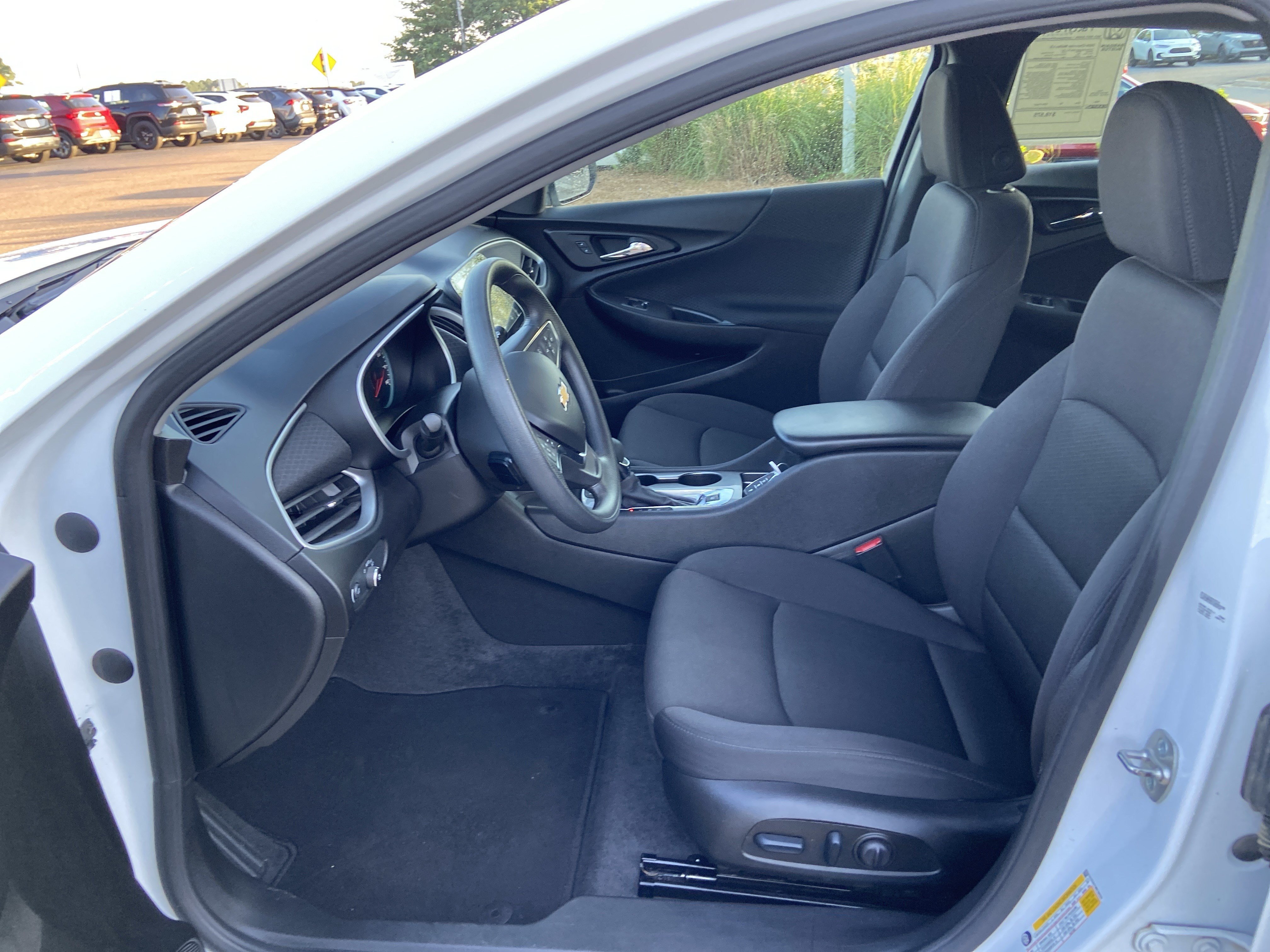 Used 2024 Summit White Chevrolet LS image 34