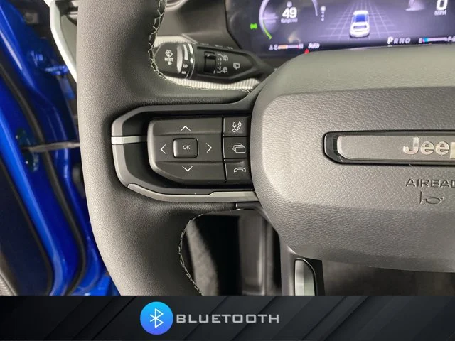 New 2026 Hydro Blue Pearl-Coat Exterior Paint Jeep Limited image 21