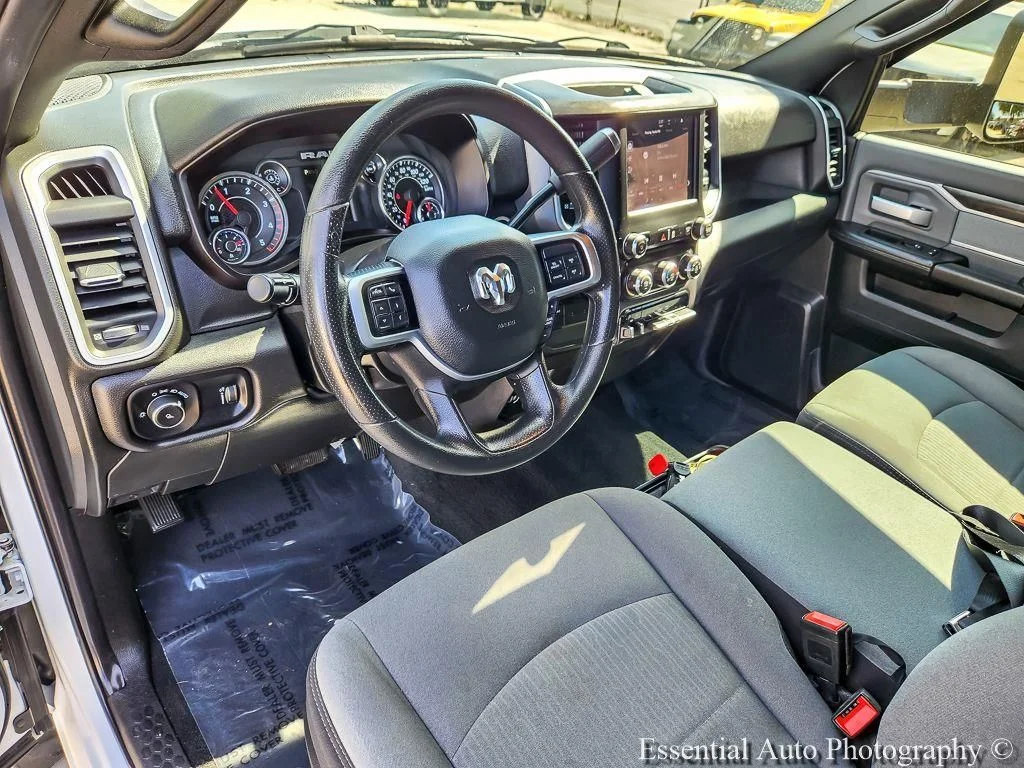 Used 2022 White Ram Big Horn image 10