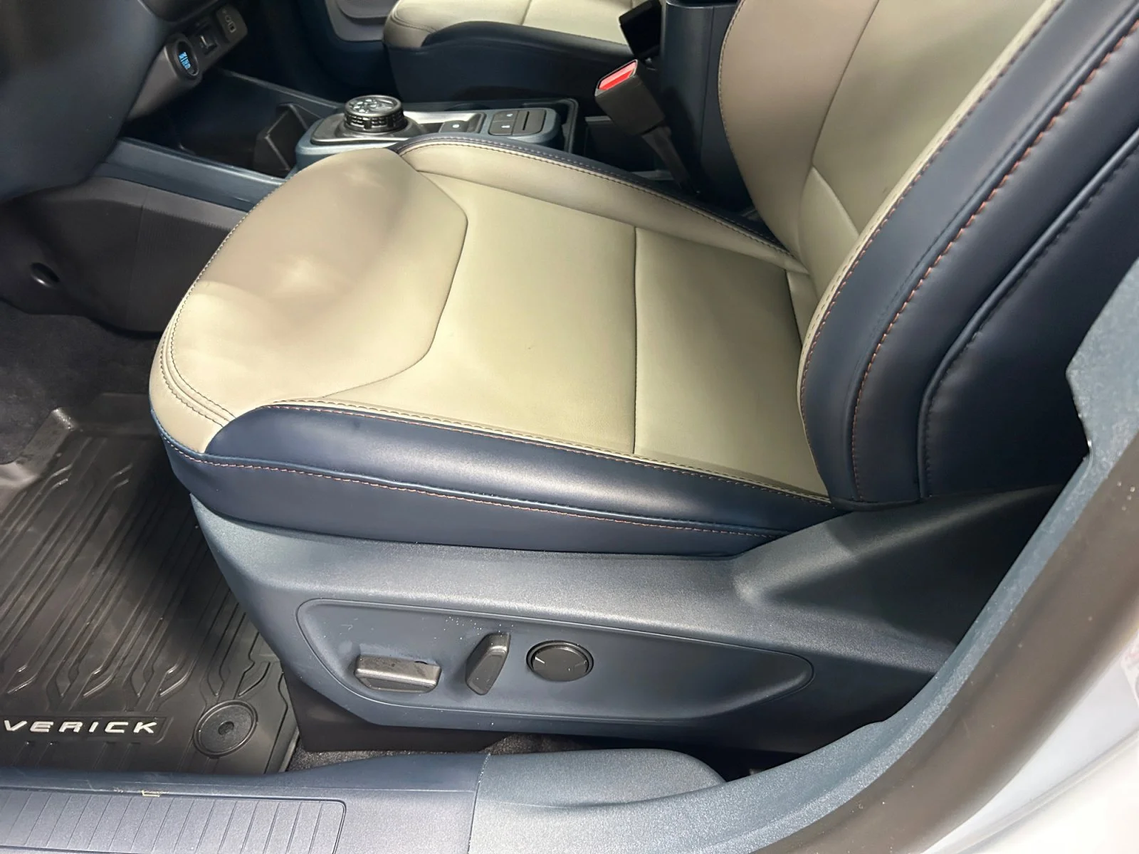 New 2026 Space White Metallic Ford Lariat image 14