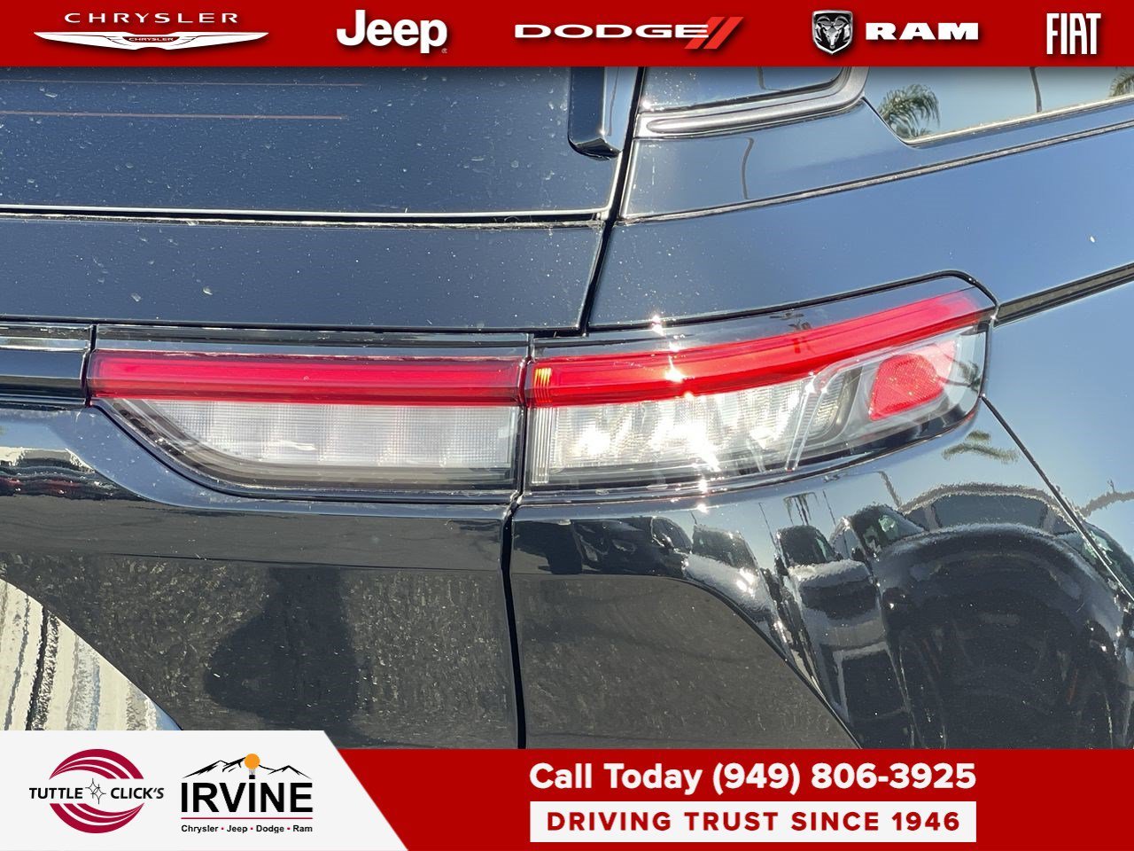 New 2026 Diamond Black Crystal Pearl-Coat Exterior Paint Jeep 85th Anniversary Edition image 9
