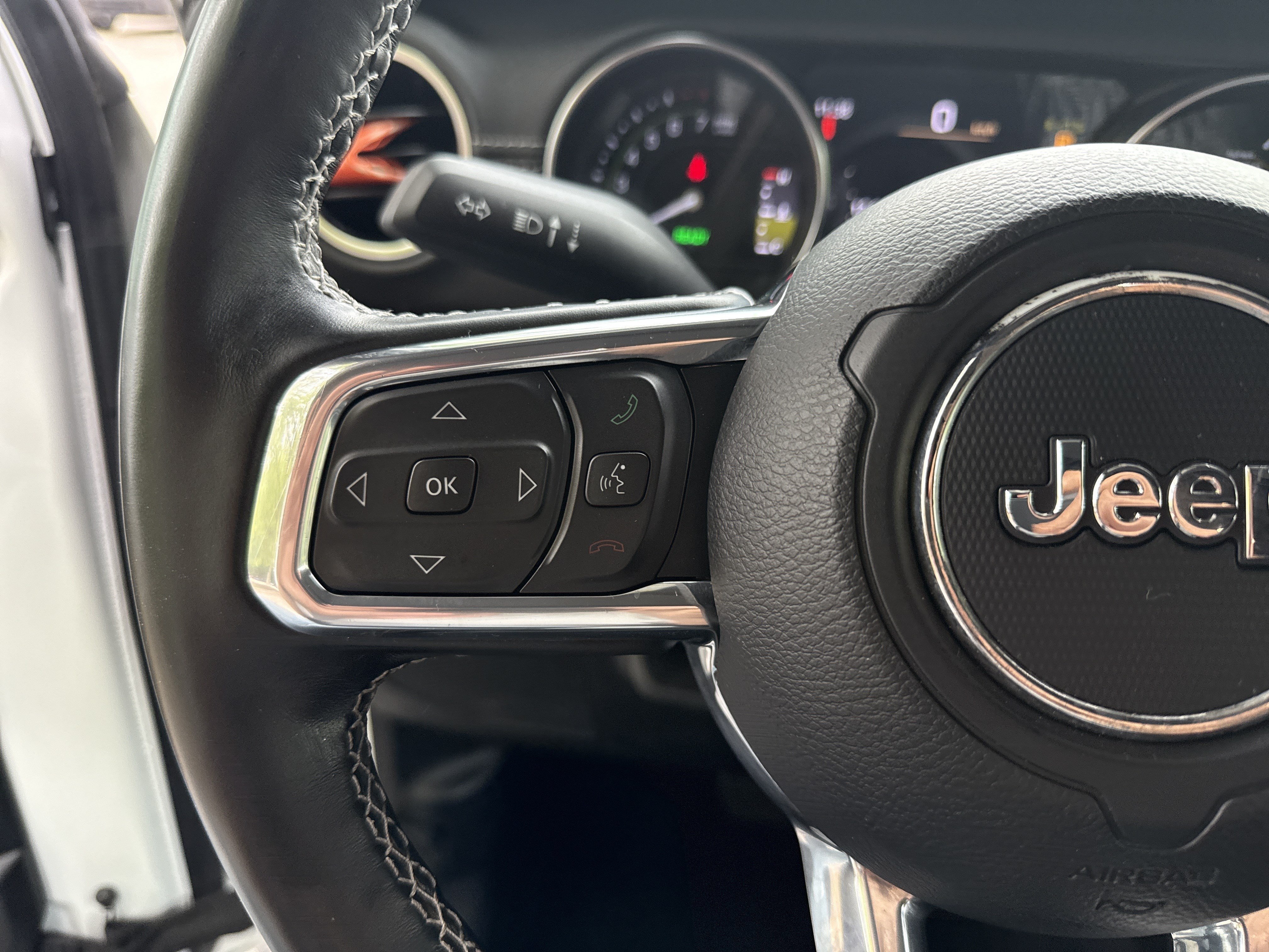 Used 2022 Bright White Clearcoat Jeep Unlimited Sahara image 26