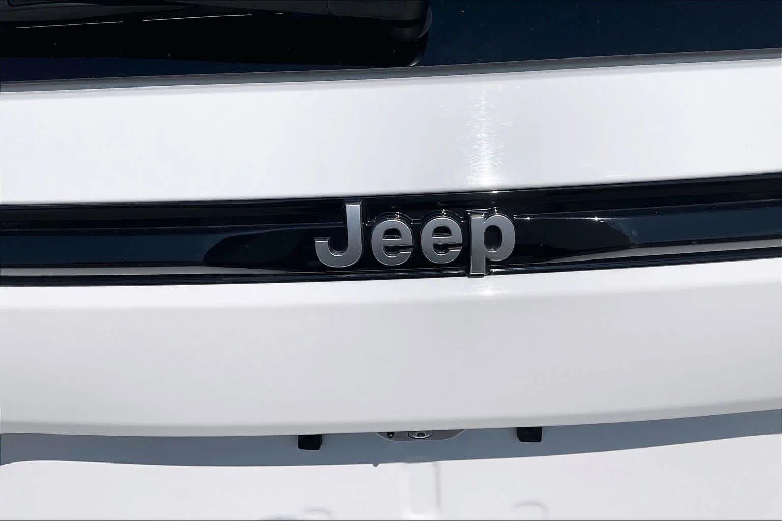 Used 2022 Bright White Clearcoat Jeep Summit image 32