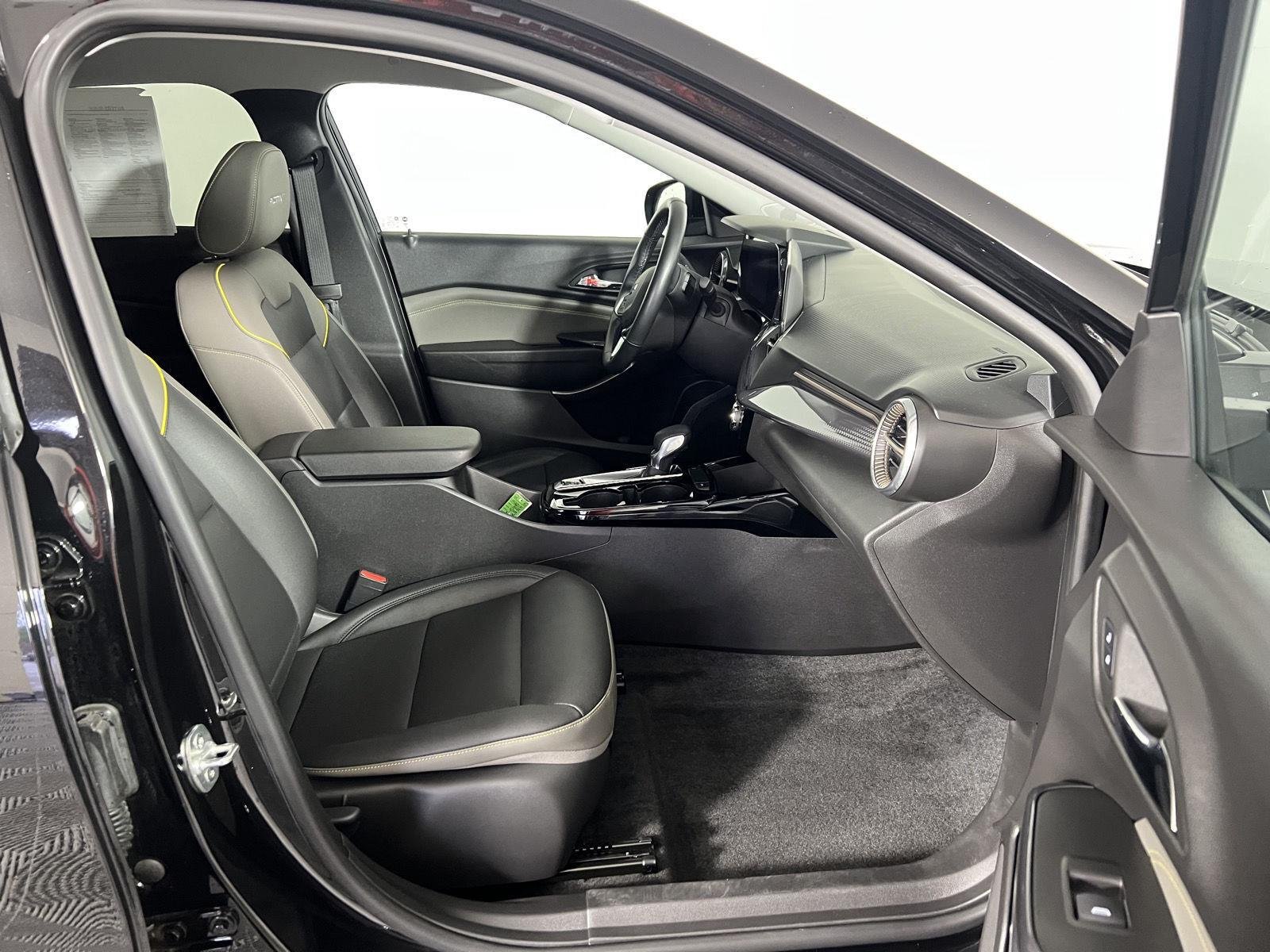 Used 2025 Mosaic Black Metallic Chevrolet ACTIV image 22