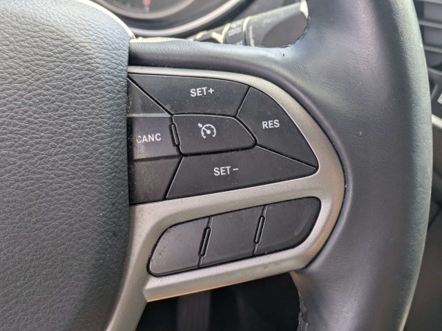 Used 2019 White Jeep Latitude Plus image 27
