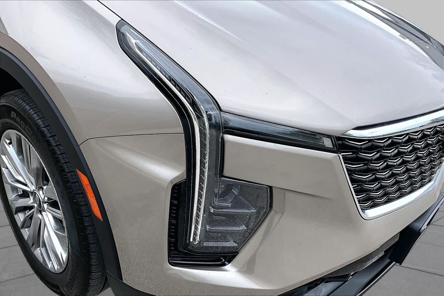 Used 2025 Latte Metallic Cadillac FWD Premium Luxury image 27