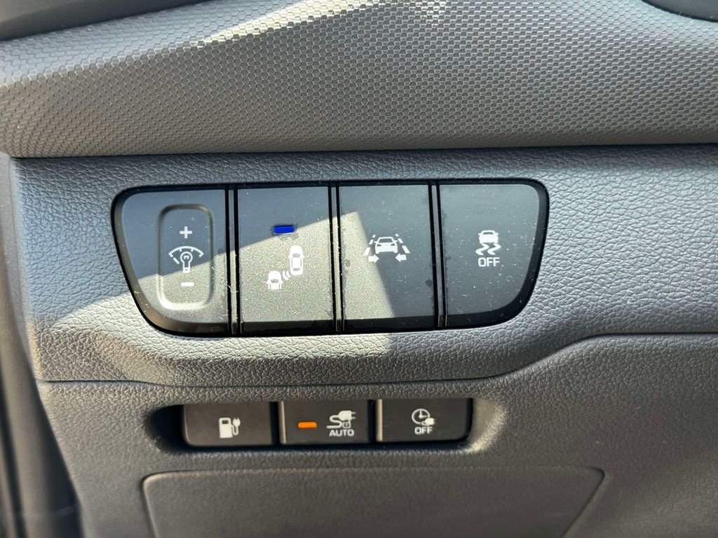 Used 2019 Black Hyundai Limited image 19