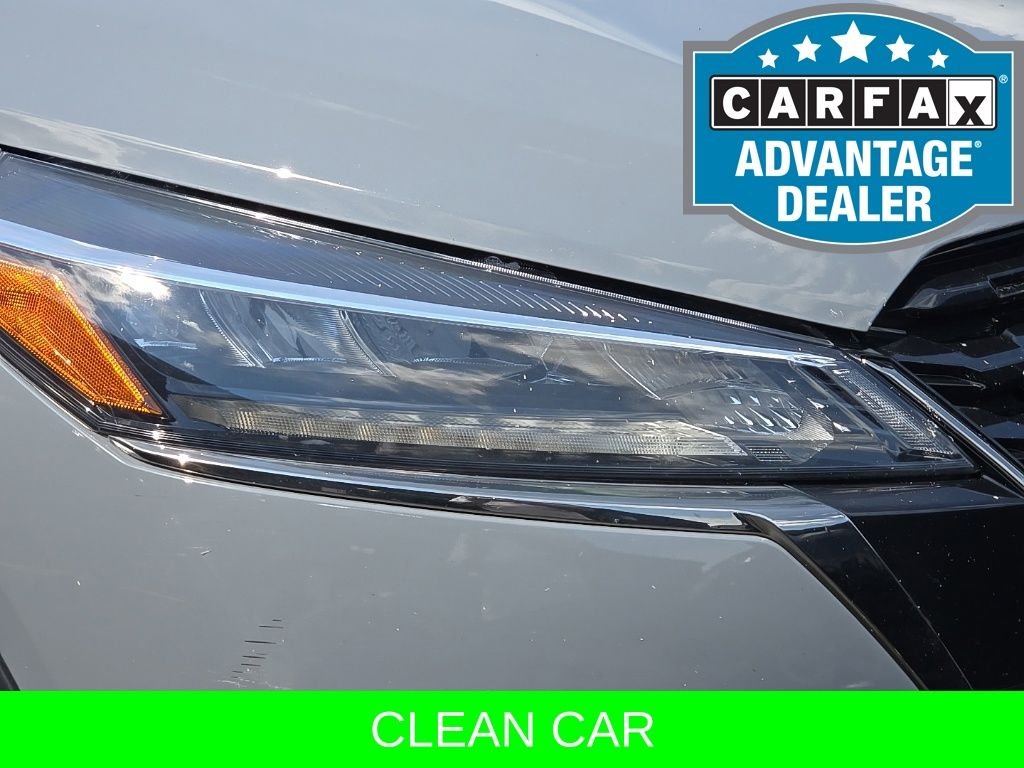 Used 2024 Gray Nissan SR image 4