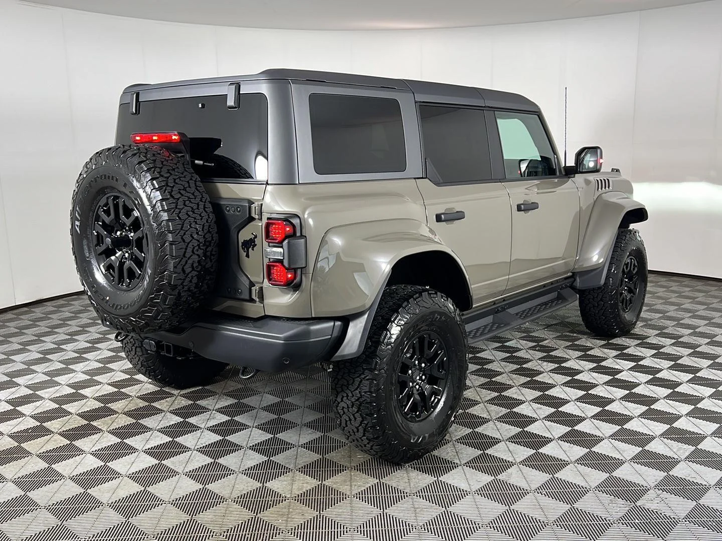 Used 2025 Marsh Gray Ford Raptor image 3