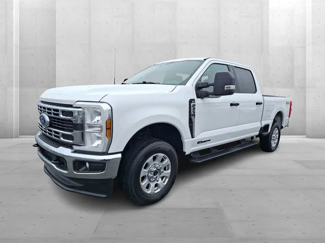 Used 2024 White Ford XLT image 3