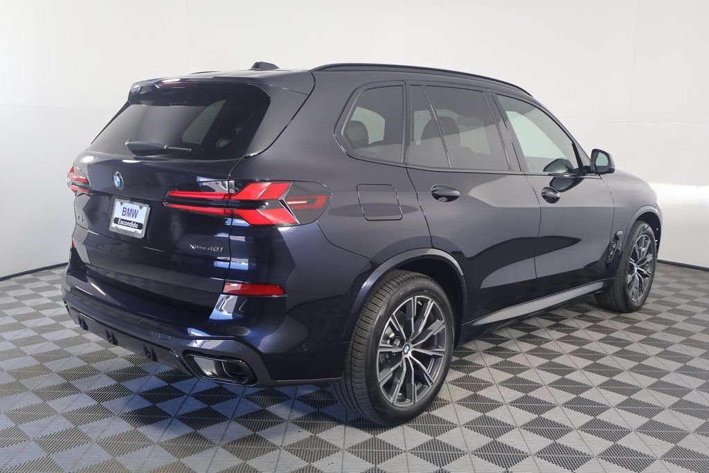 Used 2026 Carbon Black Metallic BMW xDrive40i image 2