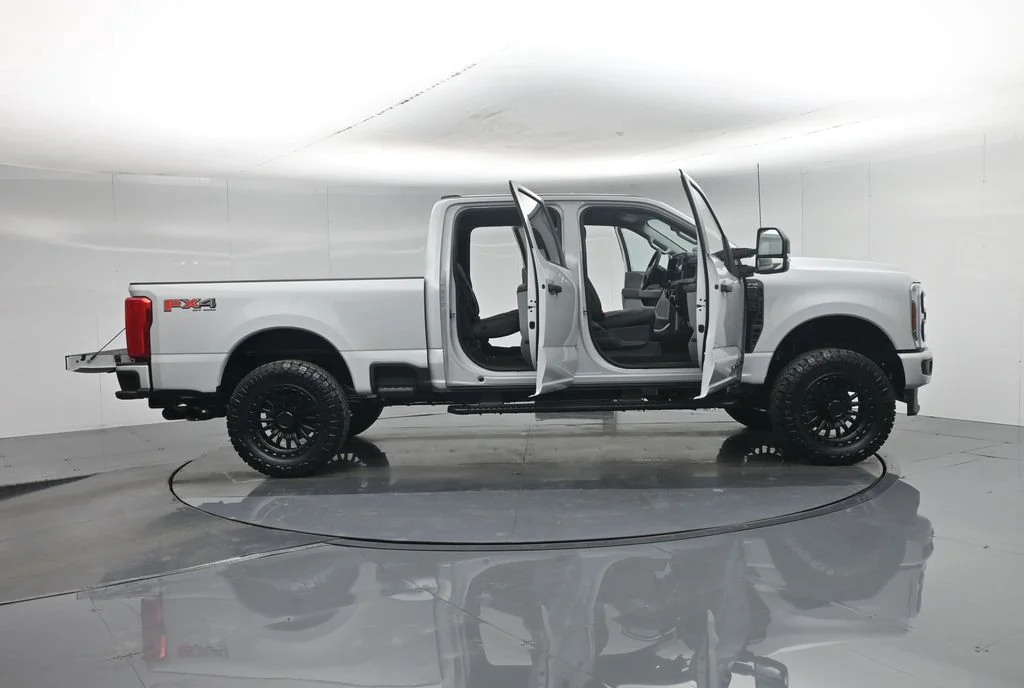 New 2026 Avalanche Ford XL image 3