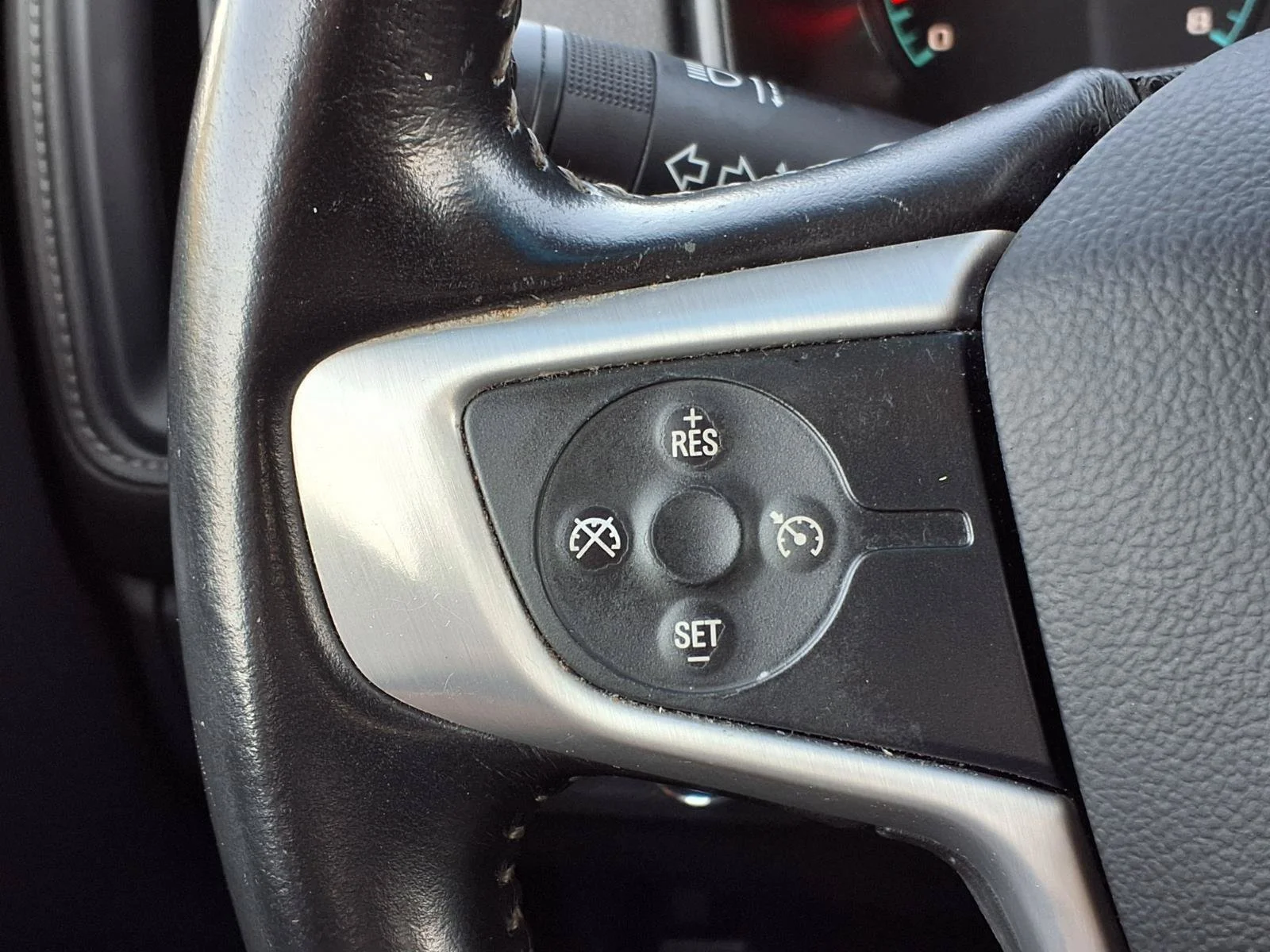 Used 2022 Onyx Black GMC 4WD Elevation image 14