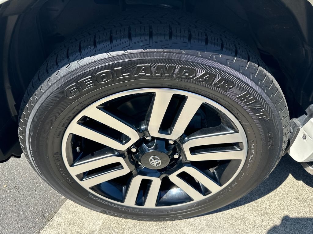 Certified Used 2022 Blizzard Pearl Toyota Limited image 27