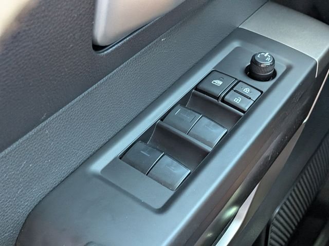 Used 2024  Toyota SR5 image 22