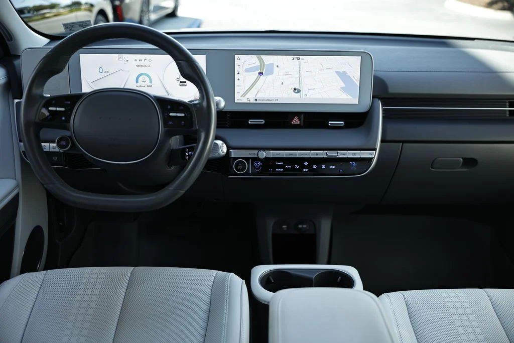 Used 2023 Atlas White Hyundai SEL image 25