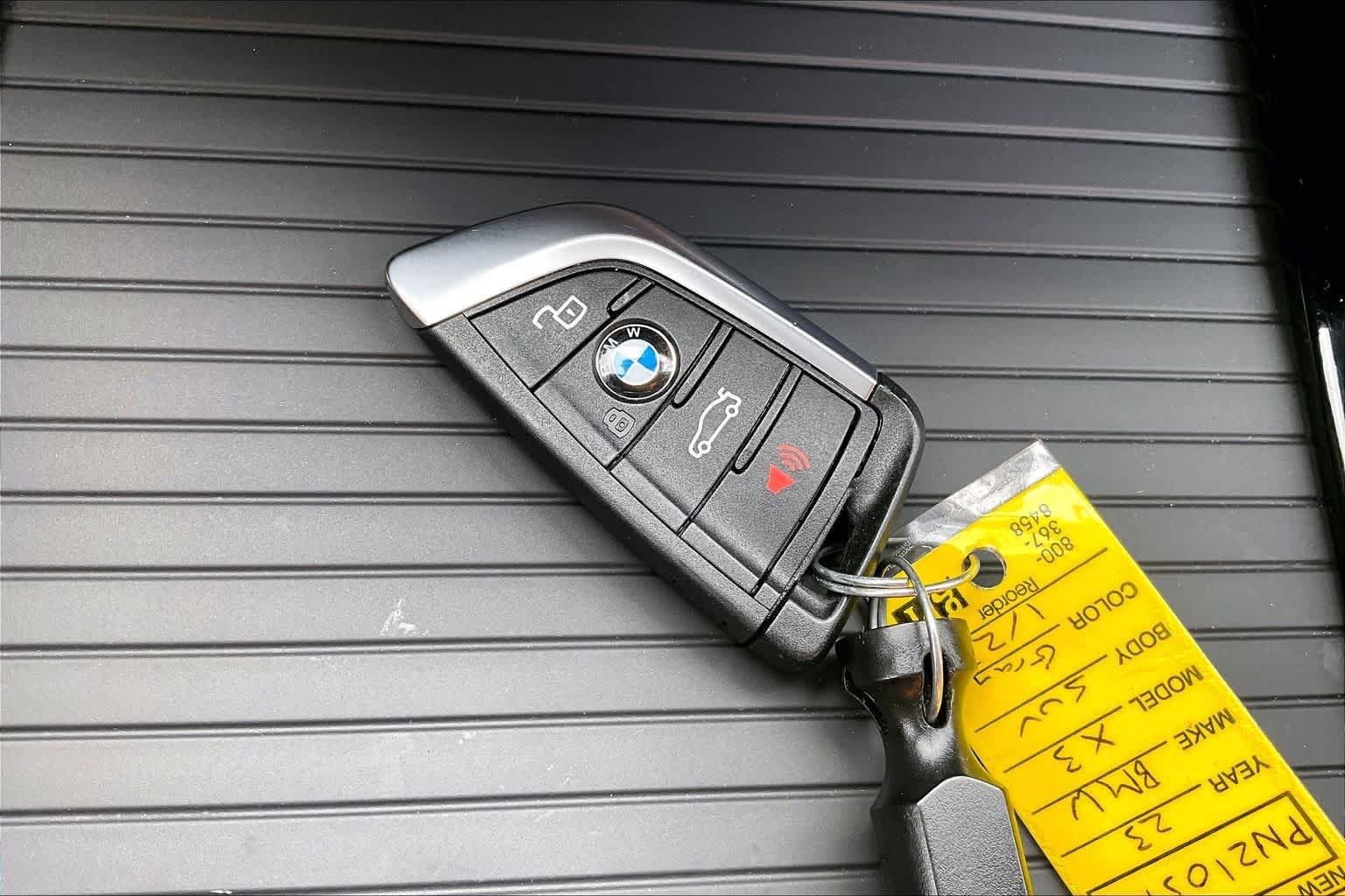 Used 2023 Dark Graphite Metallic BMW xDrive30i image 15