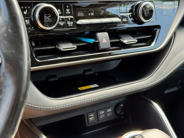 Used 2023 Cypress Toyota Hybrid Limited image 35