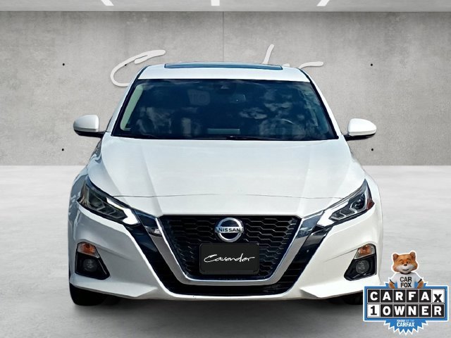 Used 2019 White Nissan 2.5 Platinum image 18