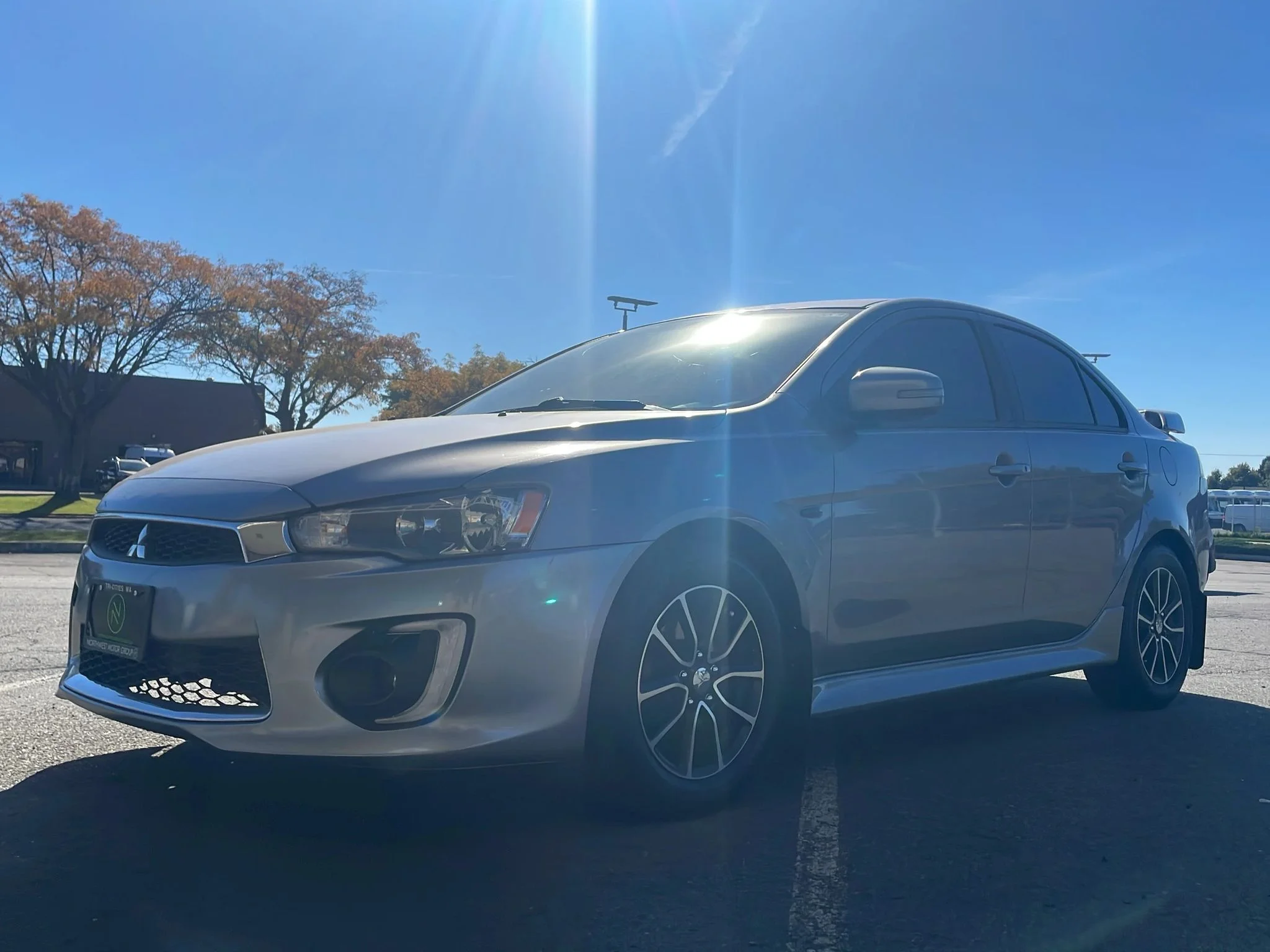 Used 2017 Mercury Gray Pearl Mitsubishi ES image 31