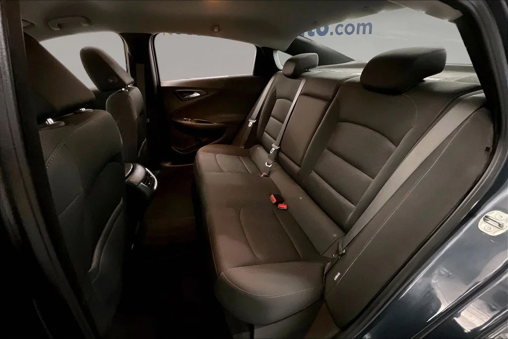Used 2020 Gray Chevrolet LT image 31