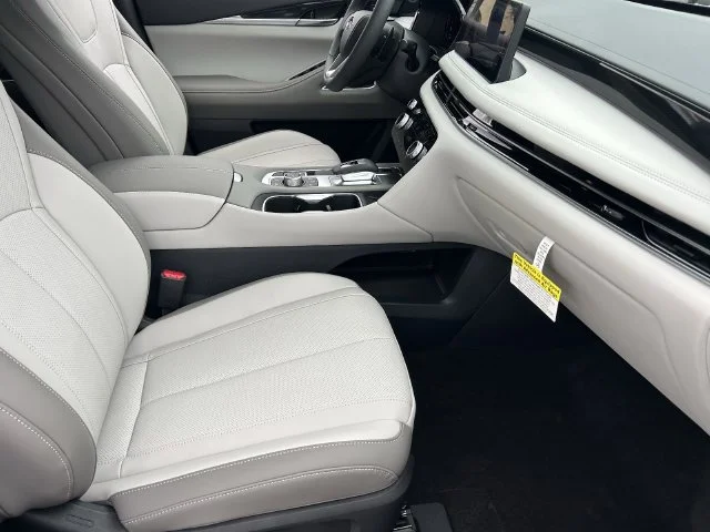 New 2027 RADIANT WHITE INFINITI Sport AWD image 12