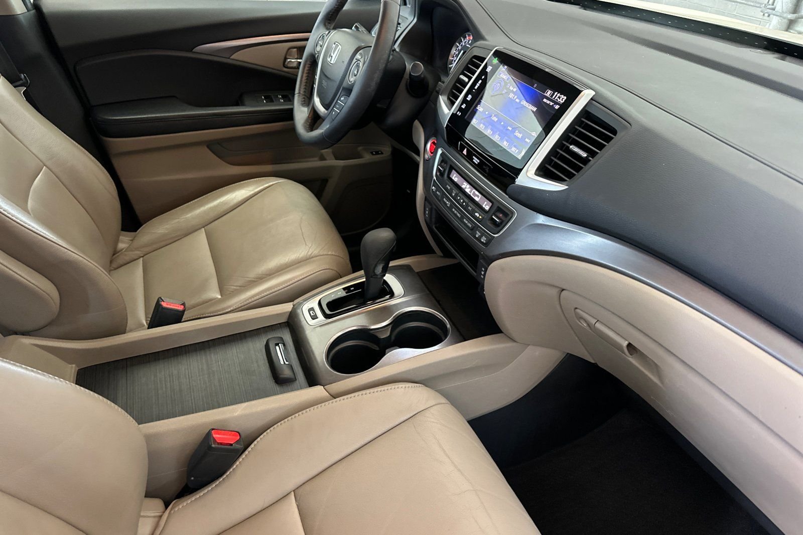 Used 2016 White Honda EX-L image 18