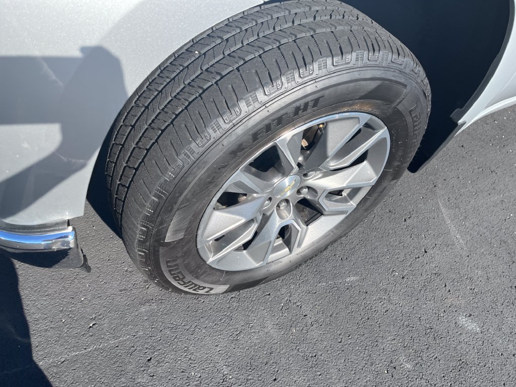 Used 2021 Silver Chevrolet LT image 9