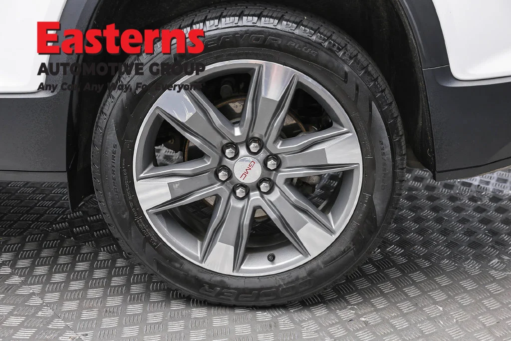 Used 2018 White GMC SLT-2 image 8