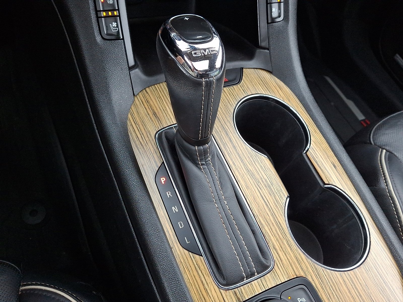 Used 2019 Ebony Twilight Metallic - GB8 GMC Denali image 16