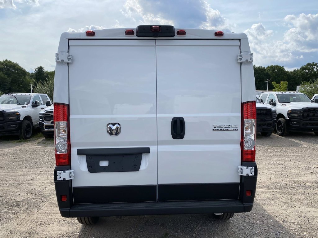 New 2026 Bright White Clear-Coat Exterior Paint Ram Low Roof image 4