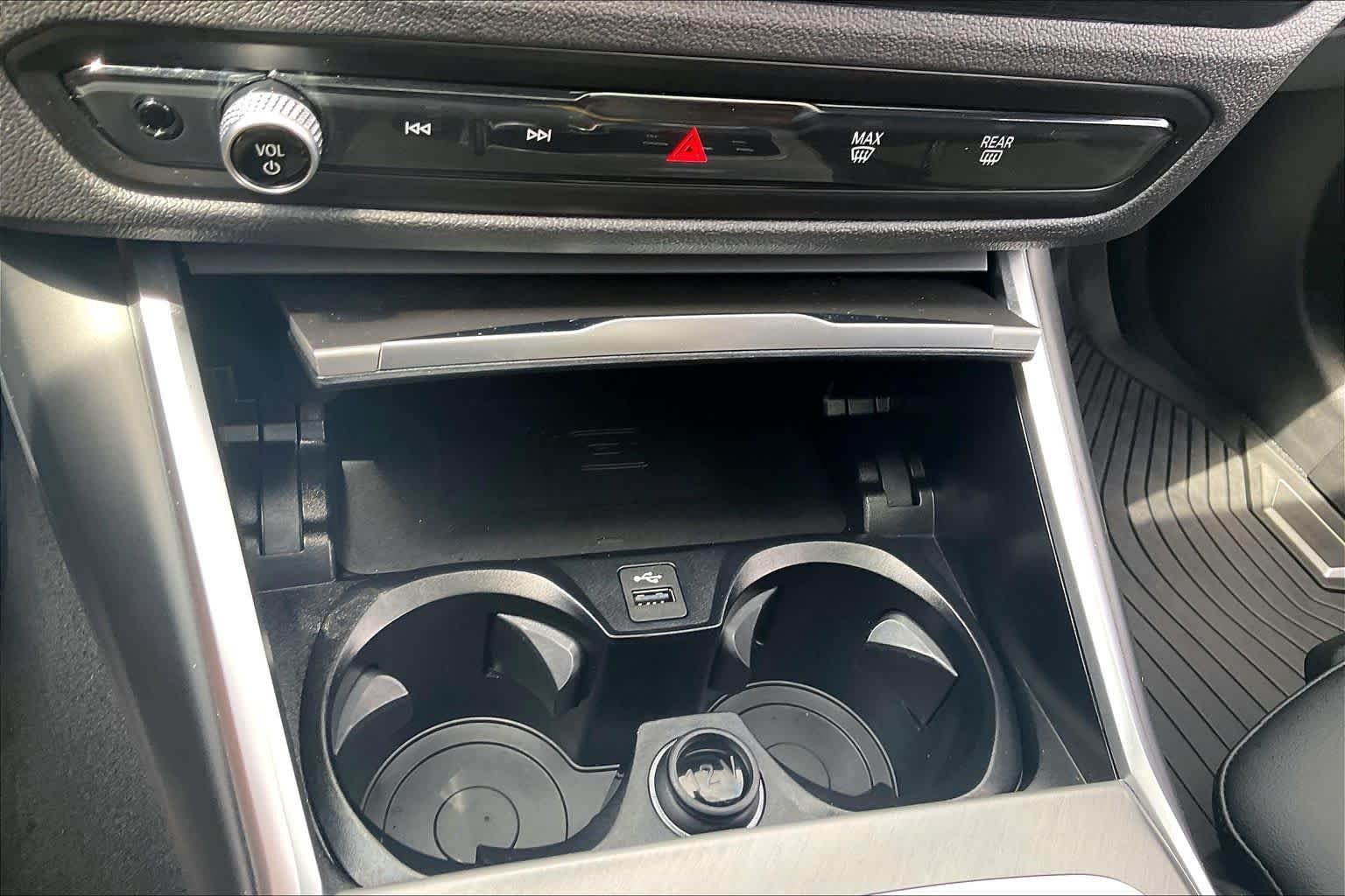 2026 BMW 3 Series 330i - Photo 35