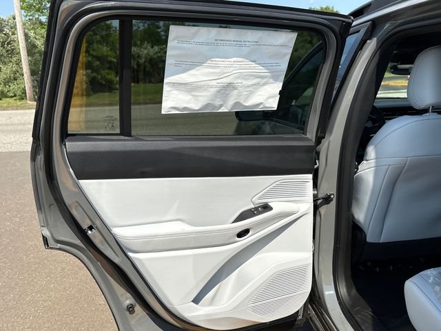 New 2026 Sting-Gray Clear-Coat Exterior Paint Jeep Limited image 18